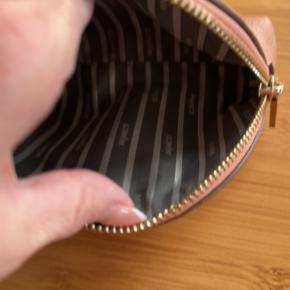 Small pouch by Mimco in peachy colour - Picture 4 of 4